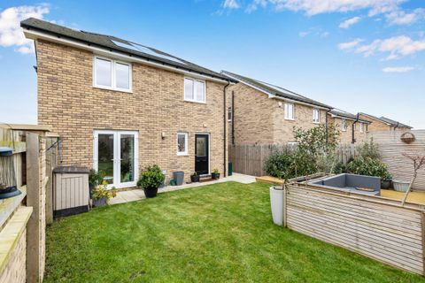 9 Amos Crescent, Corstorphine, Edinburgh EH12