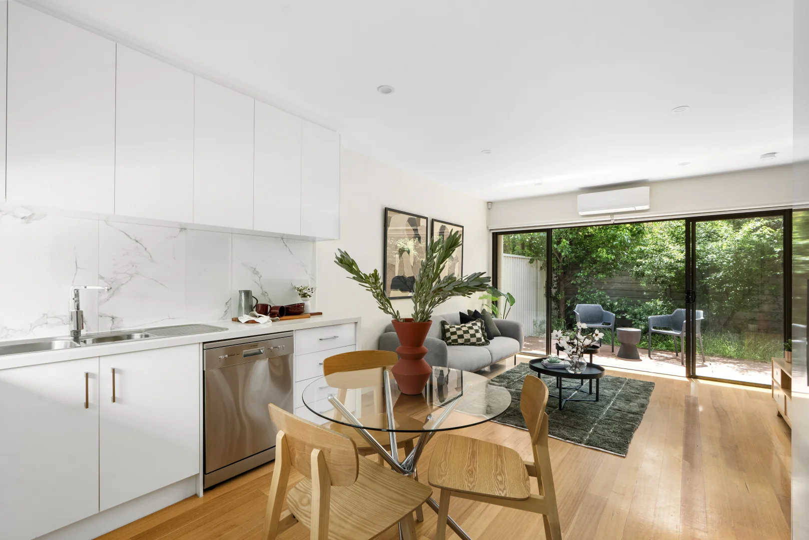 Additional image 7 of 2/23 Win-Malee Street, Hadfield VIC 3046