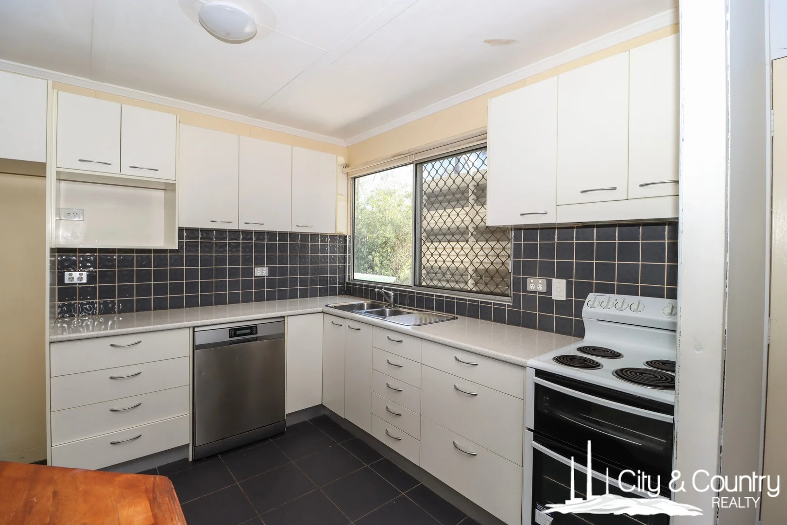 28 Barton Street, Mount Isa QLD 4825