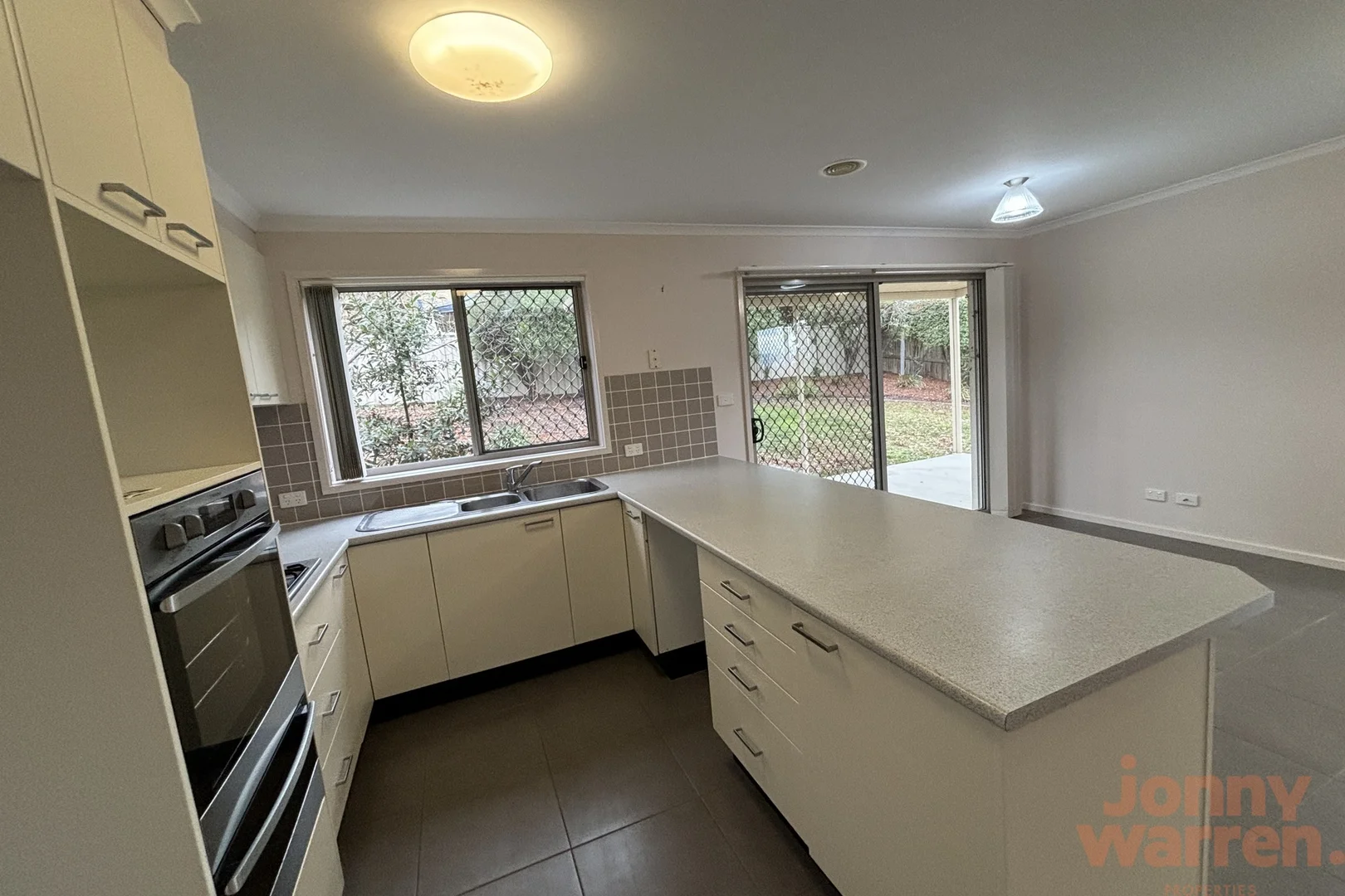 Additional image 4 of Conder ACT 2906