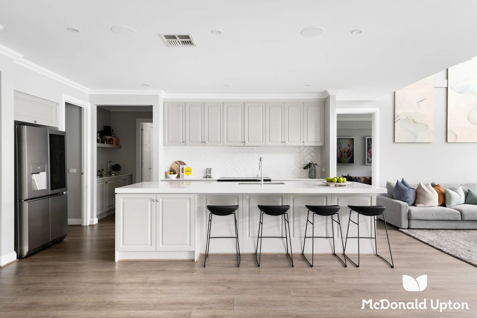 Additional image 10 of 122 Woodland Street, Strathmore VIC 3041