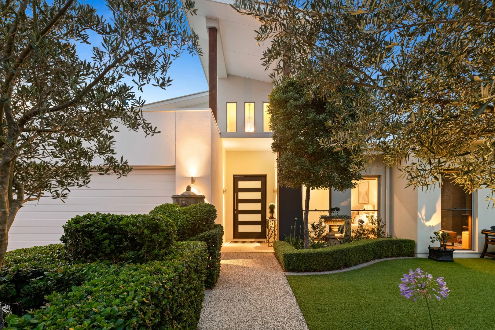 6 Argyle Crescent, Sorrento QLD 4217