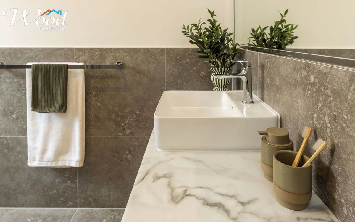 Additional image 6 of 1-4/516 Kotthoff St, Lavington NSW 2641