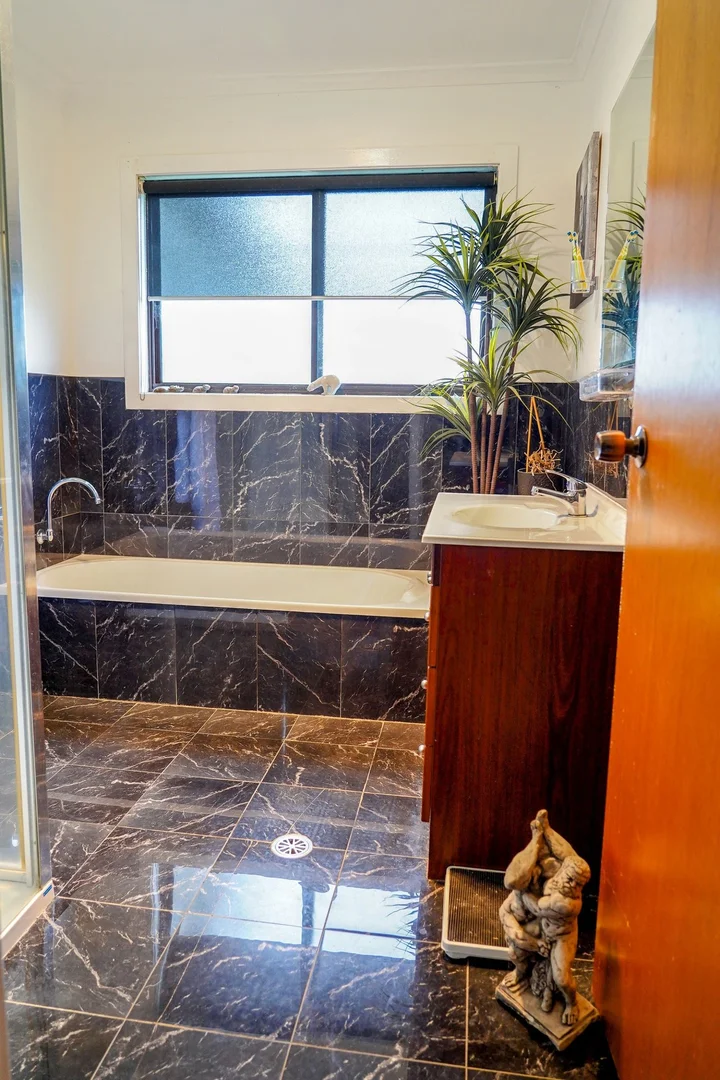 Additional image 11 of 105S Derby Street, Walcha NSW 2354