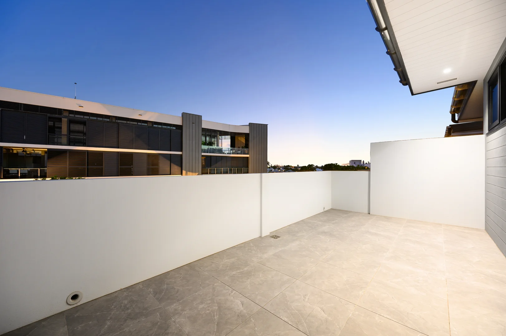 Additional image 37 of 8/2 Marina Promenade, Paradise Point QLD 4216
