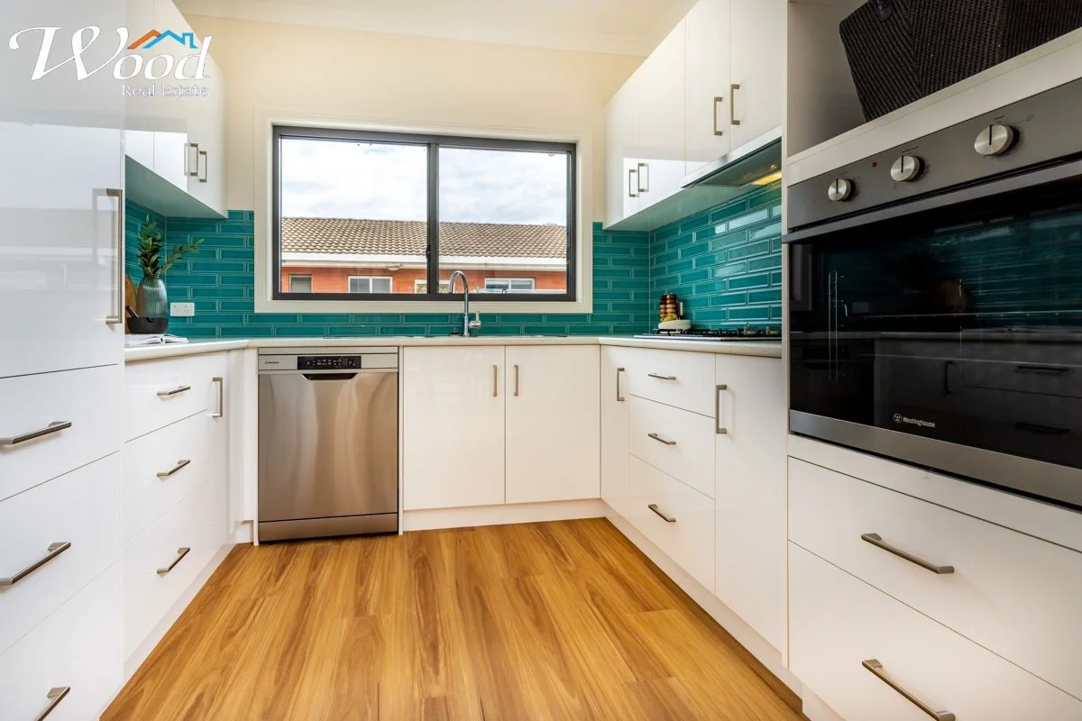 Additional image 3 of 1-4/516 Kotthoff St, Lavington NSW 2641