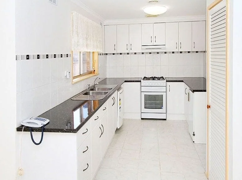 11 Malua Crescent, Mill Park VIC 3082 photo 2