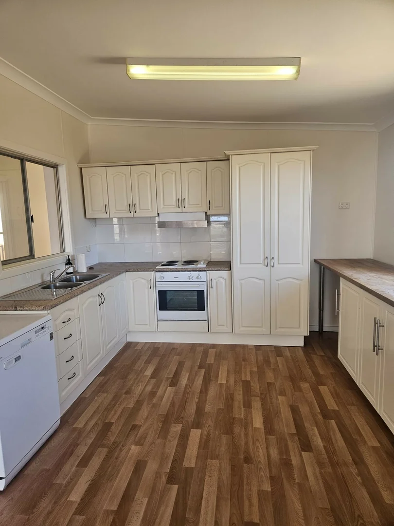 Additional image 19 of 37 Mount Ferguson Dr, Weeroona Island SA 5495