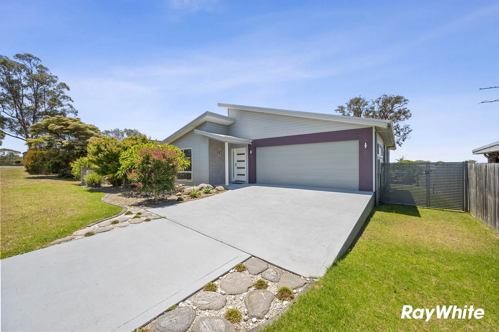 4 Manly Street, Tuross Head NSW 2537