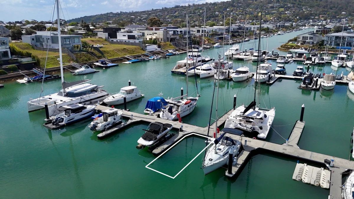 5051 Martha Cove Water Way, Safety Beach VIC 3936