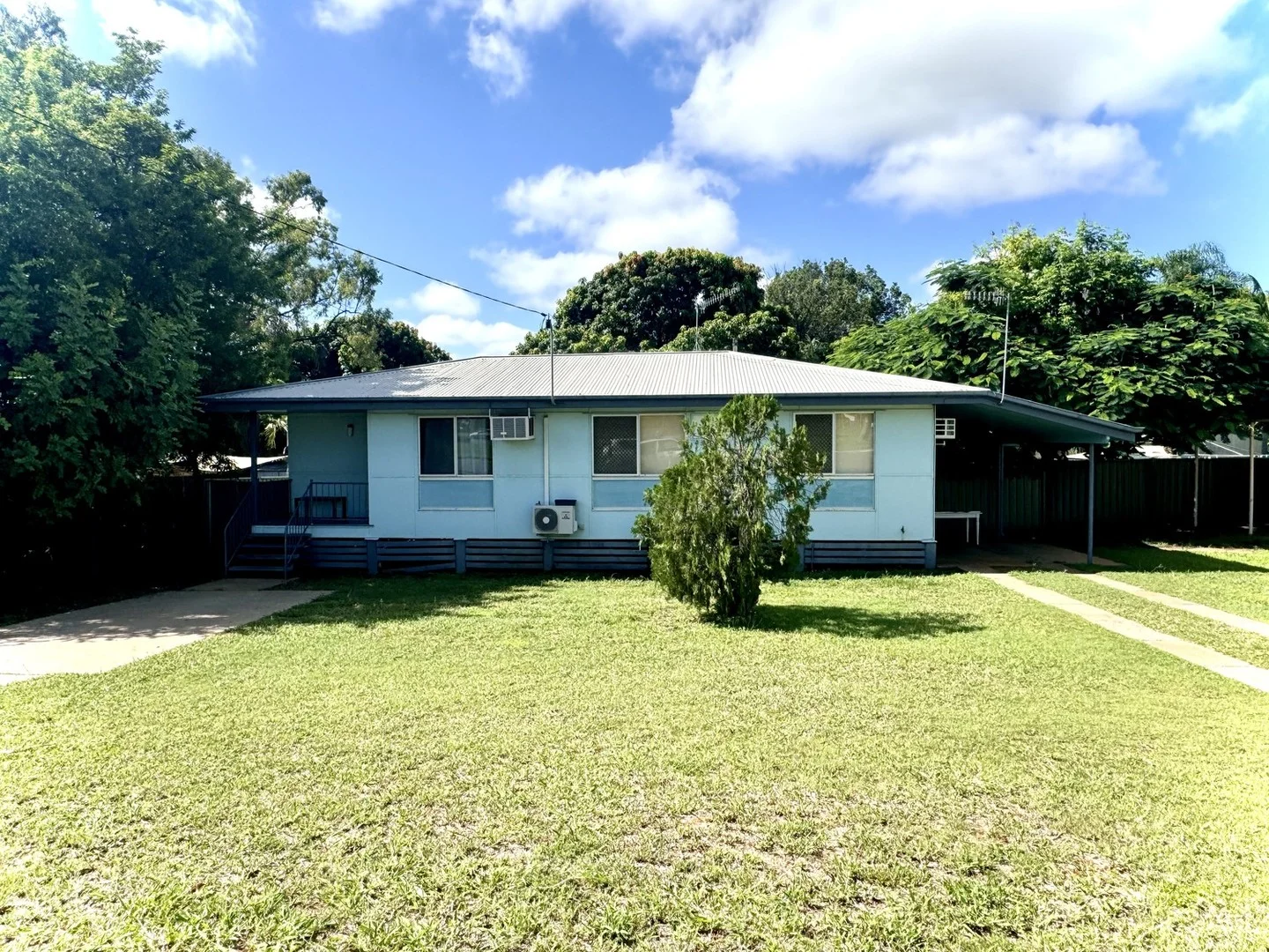 86 MILLS Avenue, Moranbah QLD 4744