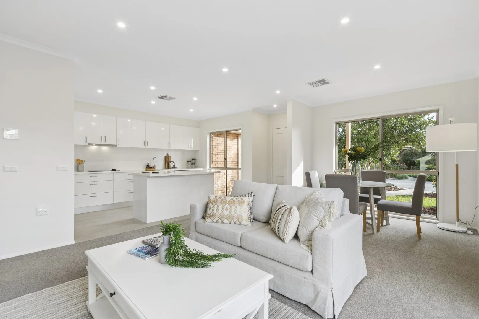 142/2 Rochester Parade, Cranbourne East VIC 3977