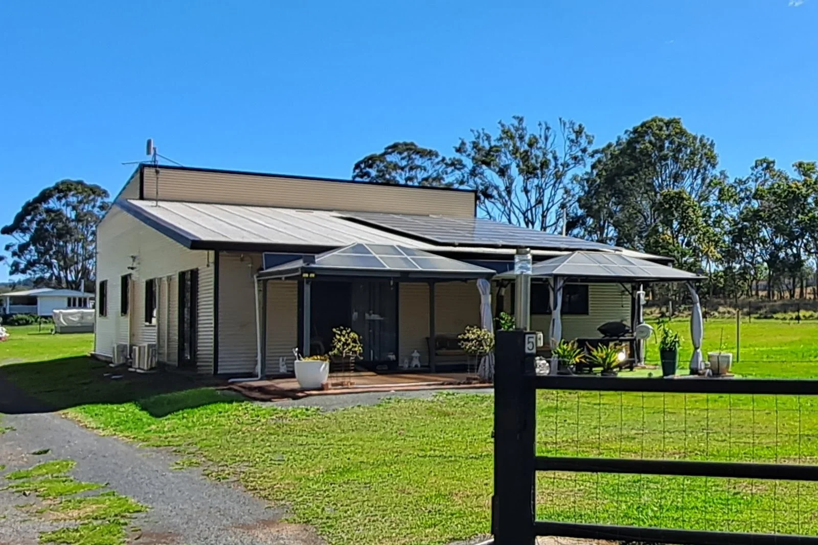 5 Chas Road, Crows Nest QLD 4355