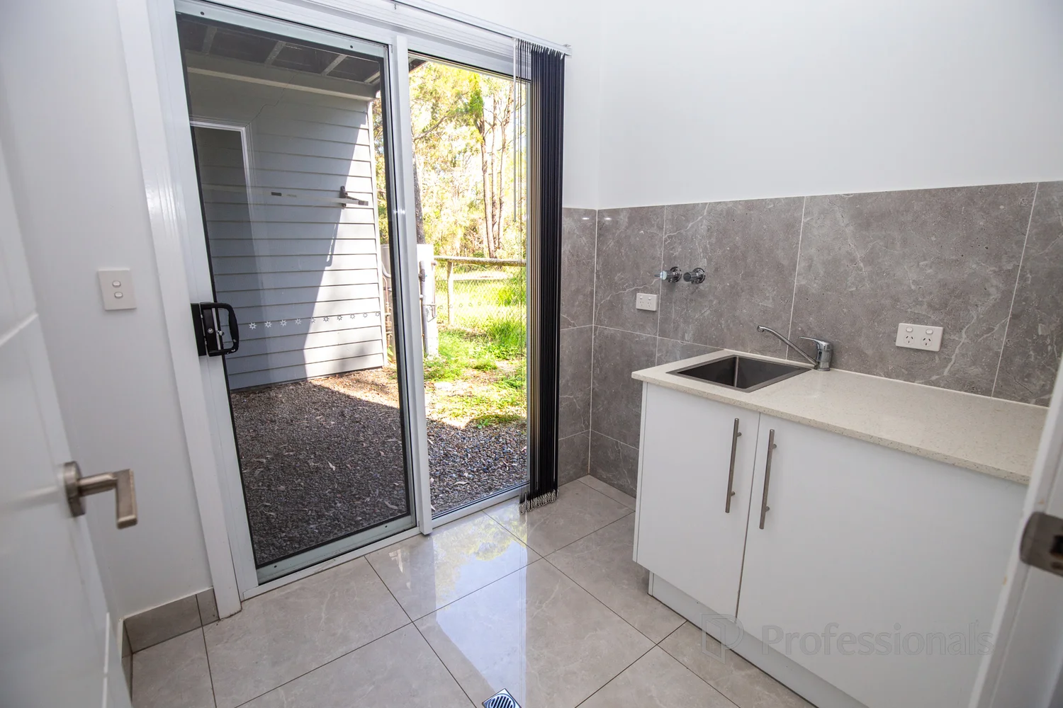 Additional image 7 of 17 High Central Road, Macleay Island QLD 4184