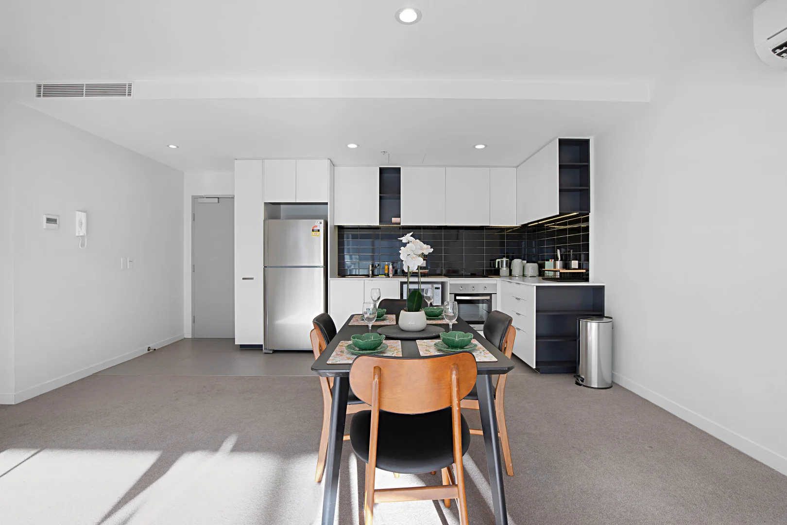 Additional image 3 of 910/55 Merchant Street, Docklands VIC 3008