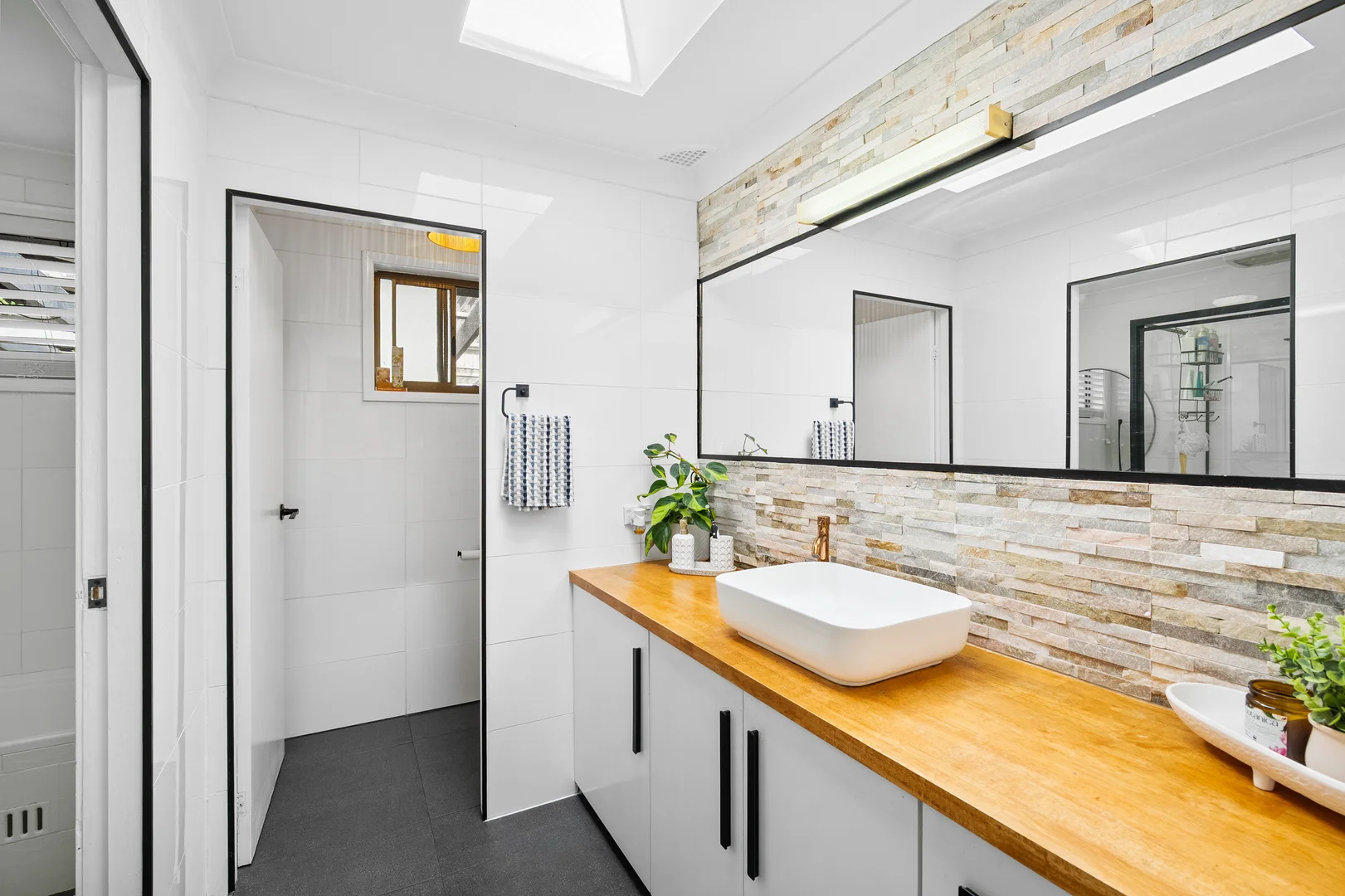 Additional image 8 of 5 Julie Street, Berkeley Vale NSW 2261