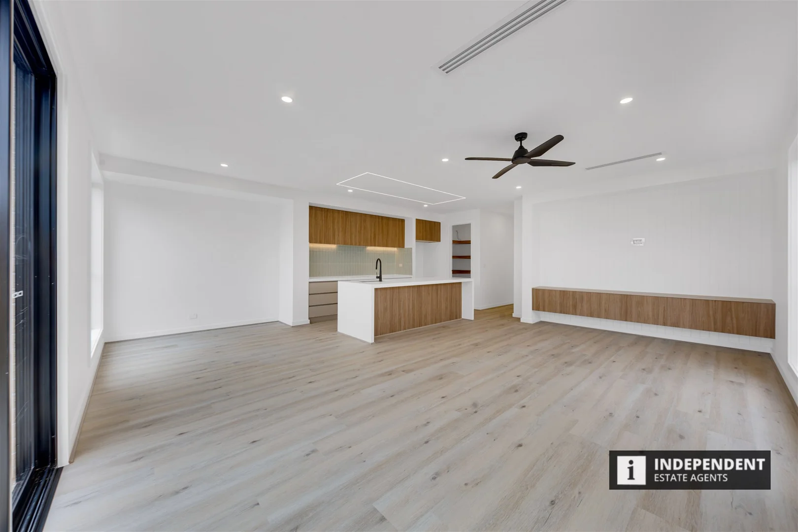 Additional image 4 of 118 Aristides Crescent, Thornhill Park VIC 3335