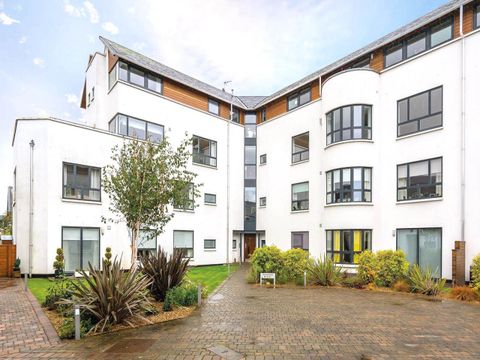Brighouse Park Cross, Cramond, Edinburgh EH4