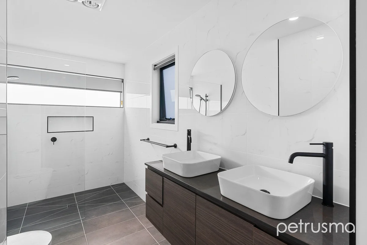 Additional image 11 of 1, 2 & 4/12 Howrah Road, Howrah TAS 7018