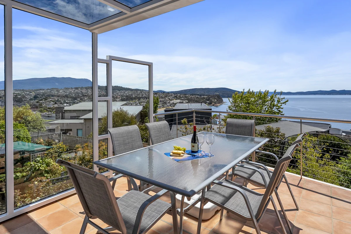 15 Tahune Crescent, Blackmans Bay TAS 7052
