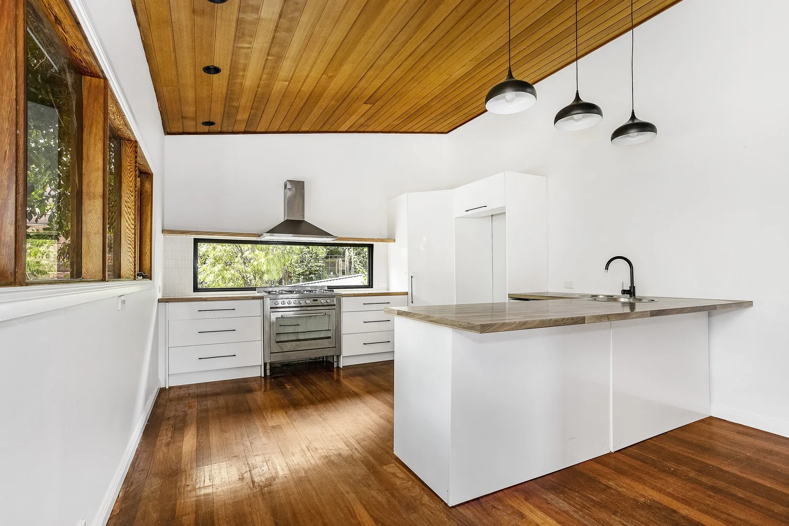 4 Hillview Road, Daylesford VIC 3460