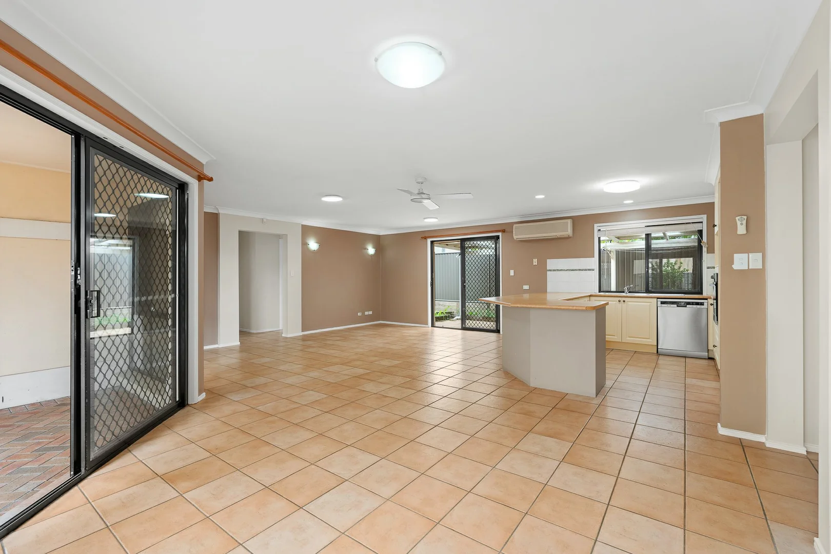Additional image 5 of 18 Brookland Court, Molendinar QLD 4214