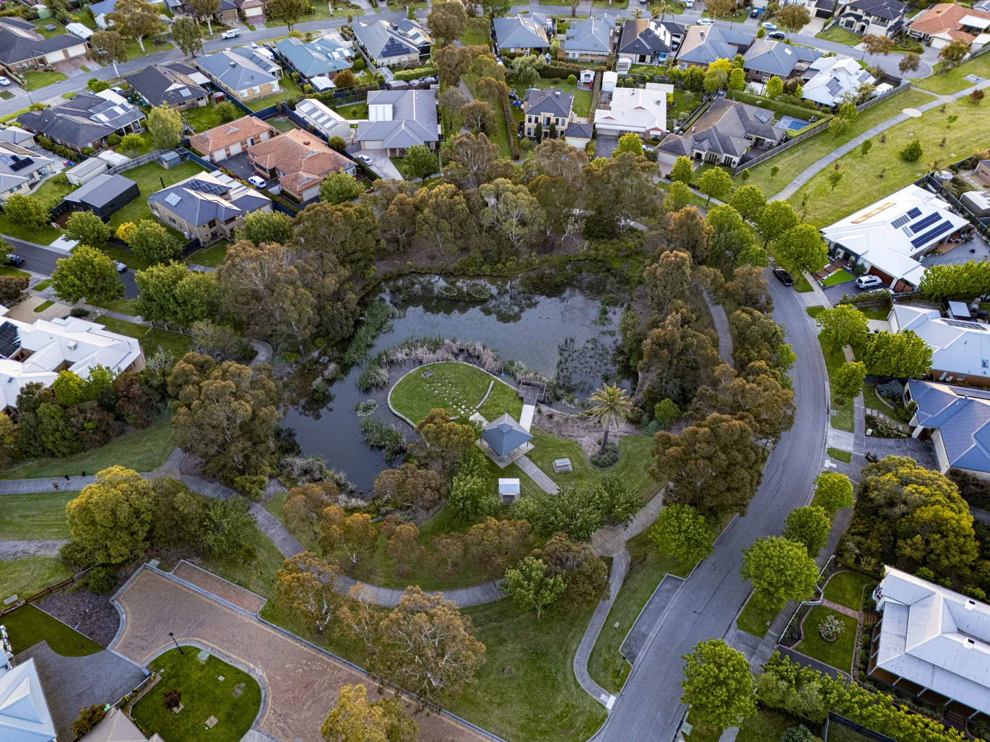 Additional image 32 of 4 Manor View, Pakenham VIC 3810