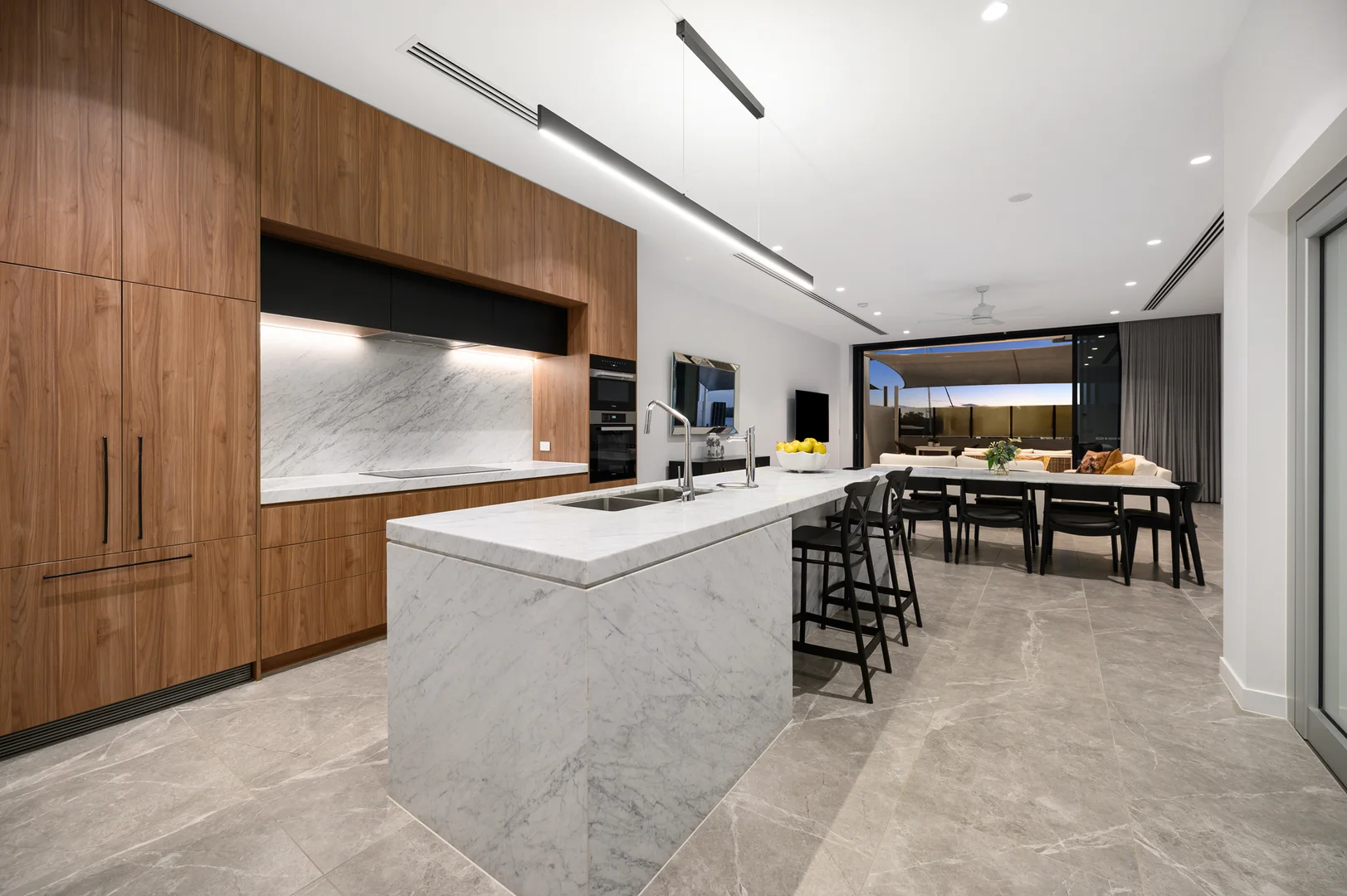 Additional image 6 of 8/2 Marina Promenade, Paradise Point QLD 4216