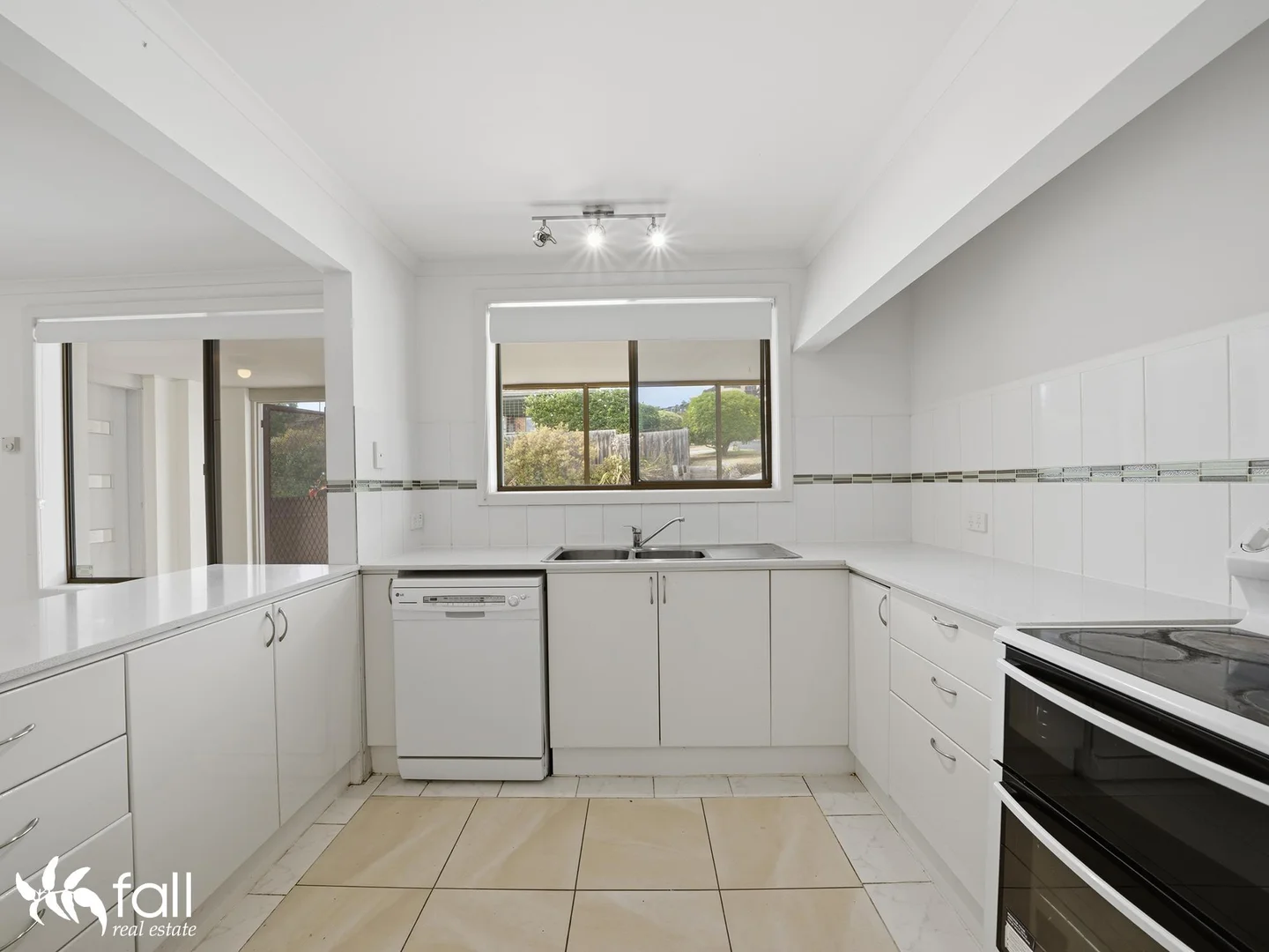 Additional image 9 of 3/447 Oceana Drive, Howrah TAS 7018