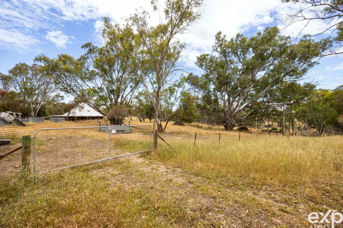 Additional image 2 of 219 Sugar Loaf Hill Road, MoUnt Mckenzie SA 5353