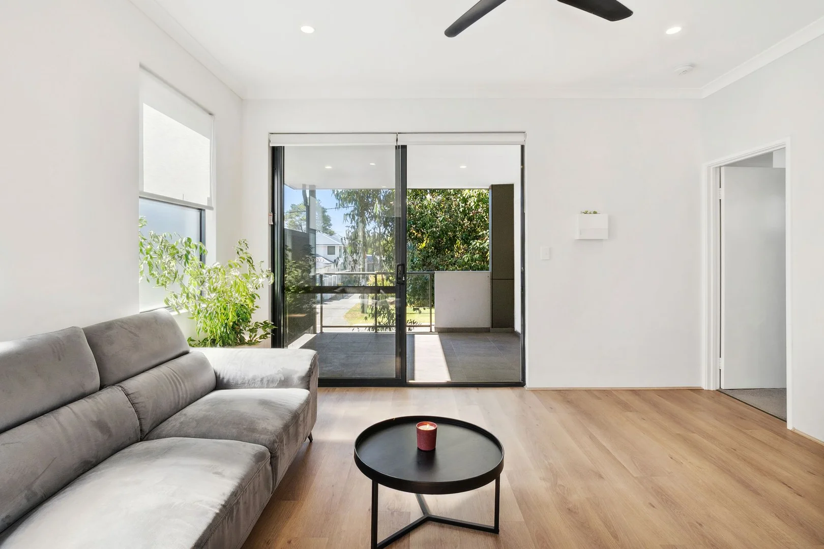 Additional image 14 of 2/174 Leake Street, Belmont WA 6104