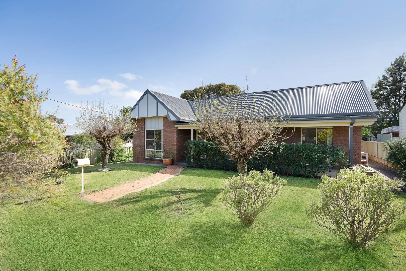 6 Middle Street, Grenfell NSW 2810