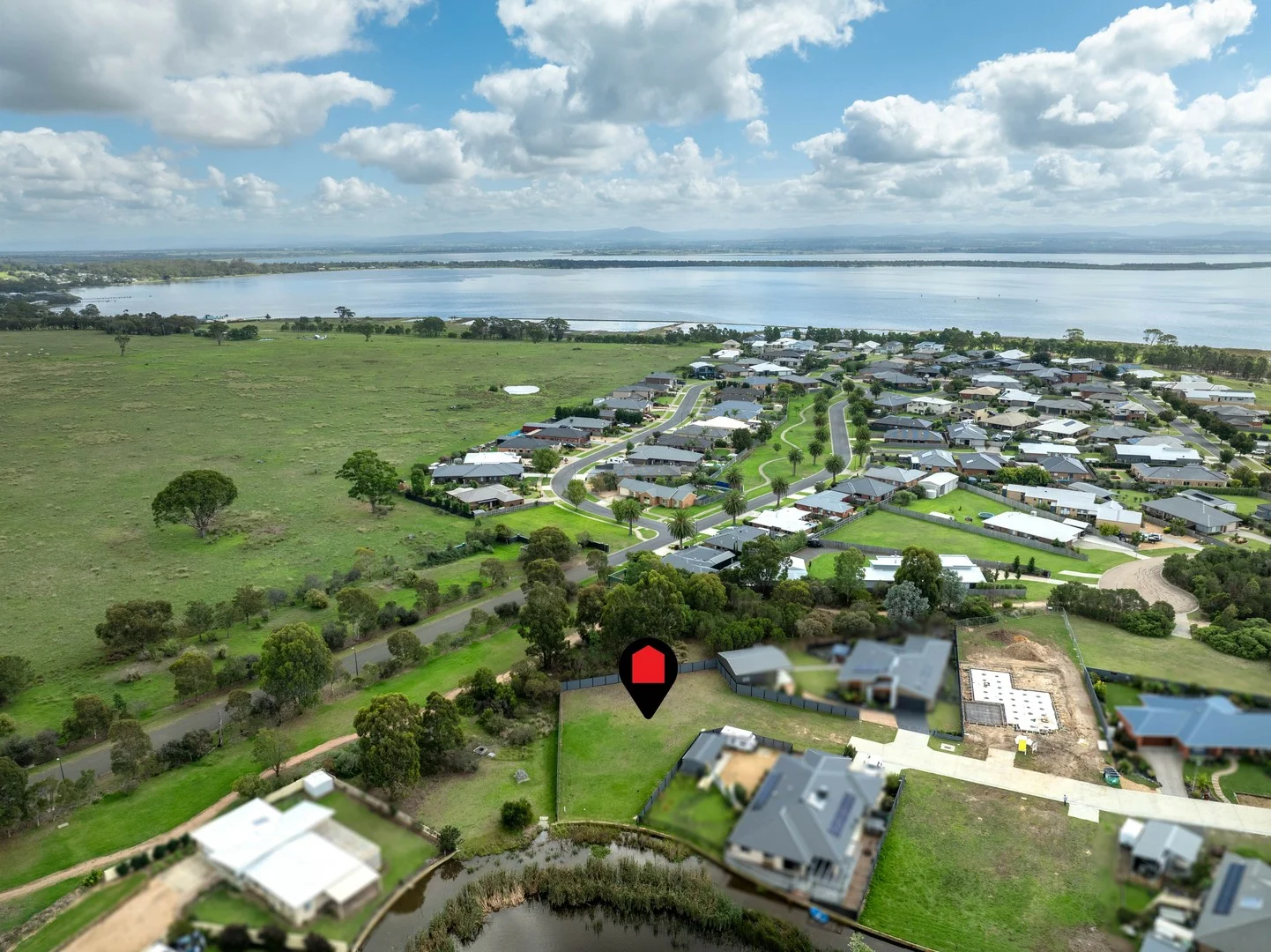 16 Magnolia Way, Paynesville VIC 3880