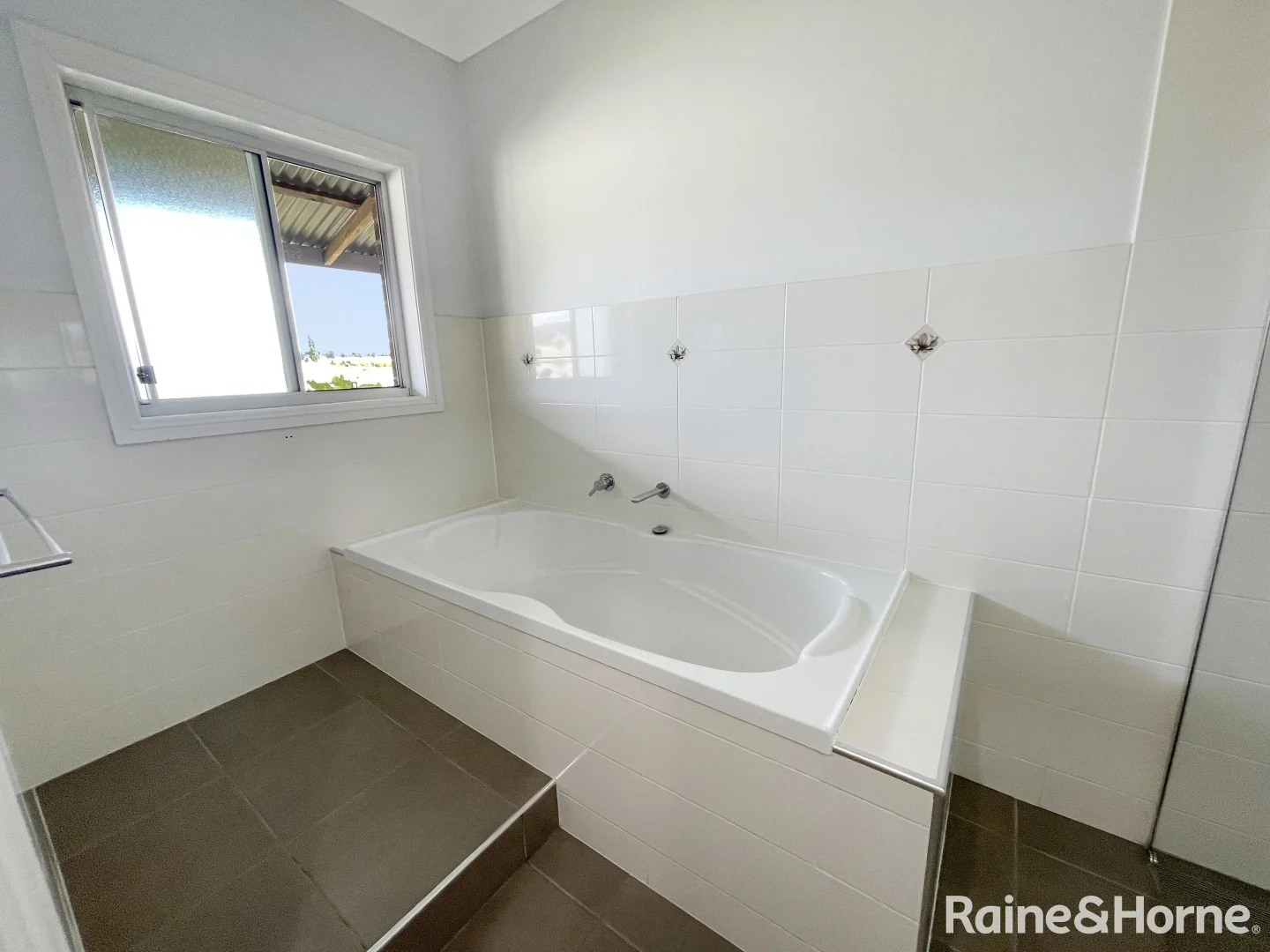 Additional image 13 of 127 Dananbilla Drive, Young NSW 2594