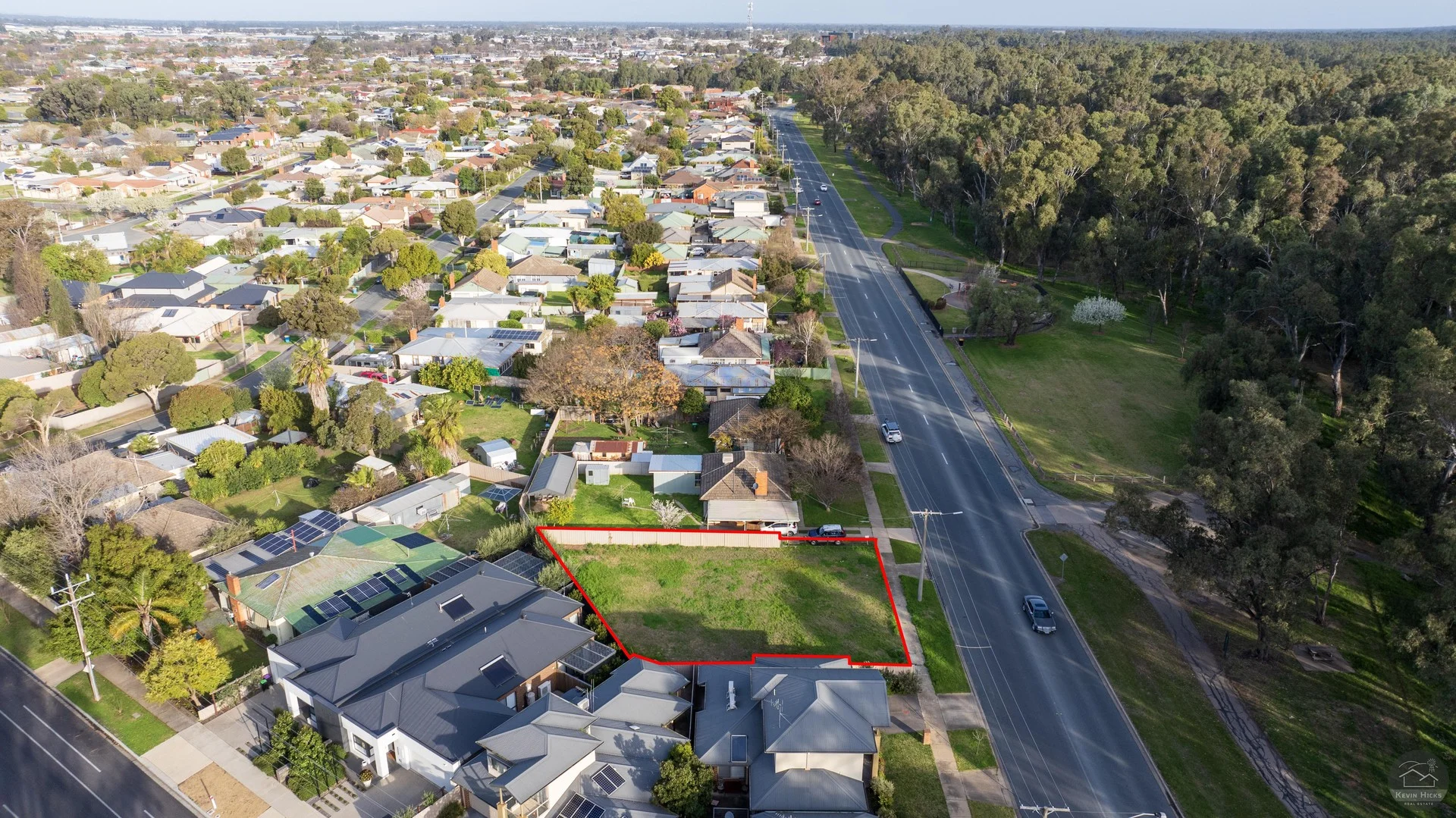 153 The Boulevard, Shepparton VIC 3630 photo 2