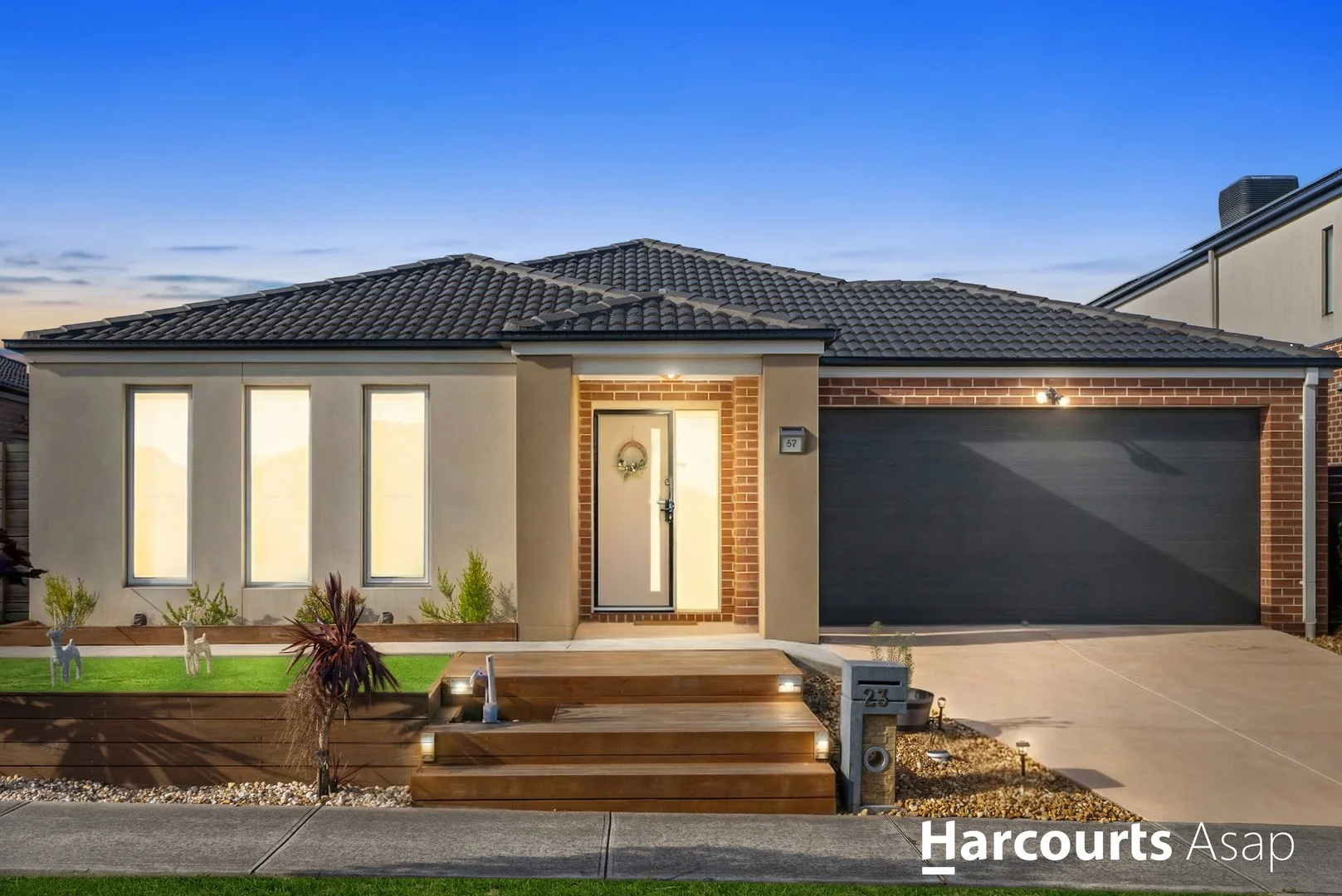 23 Carisbrooke Way, Clyde North VIC 3978