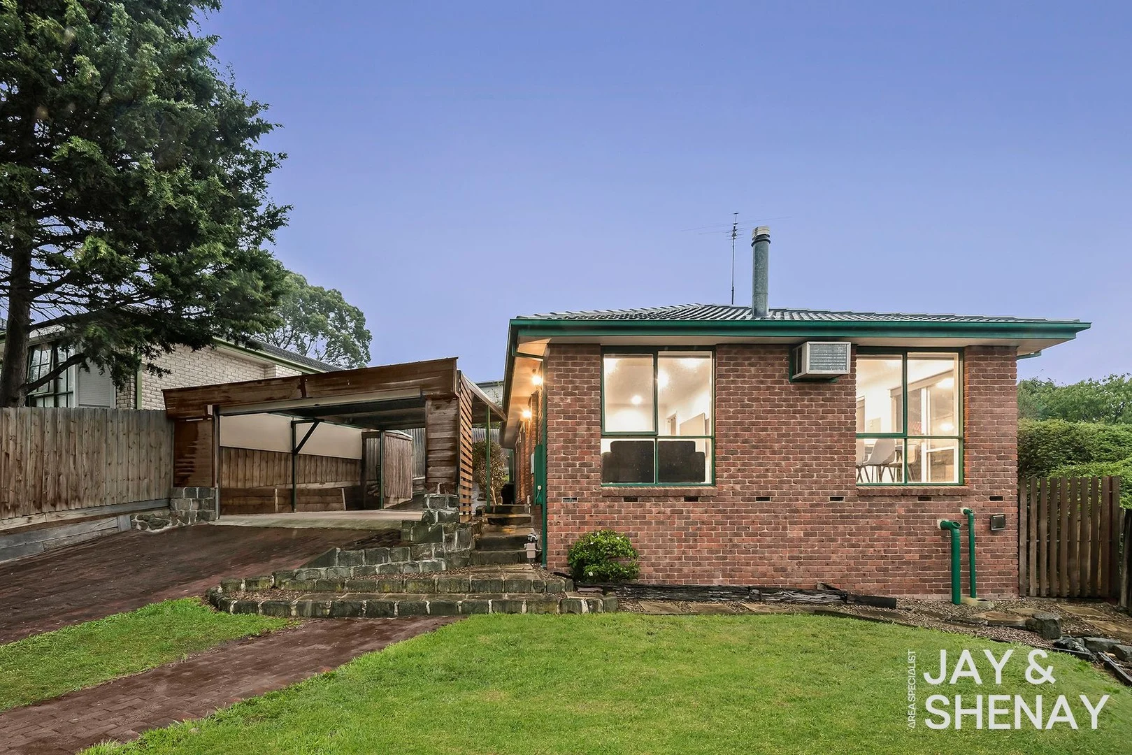 22 John Hunter Drive, Endeavour Hills VIC 3802