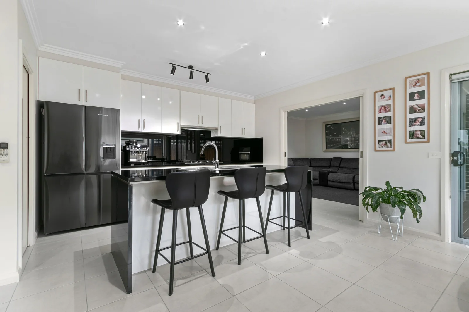 Additional image 3 of 102 Hammersmith Circuit, Traralgon VIC 3844