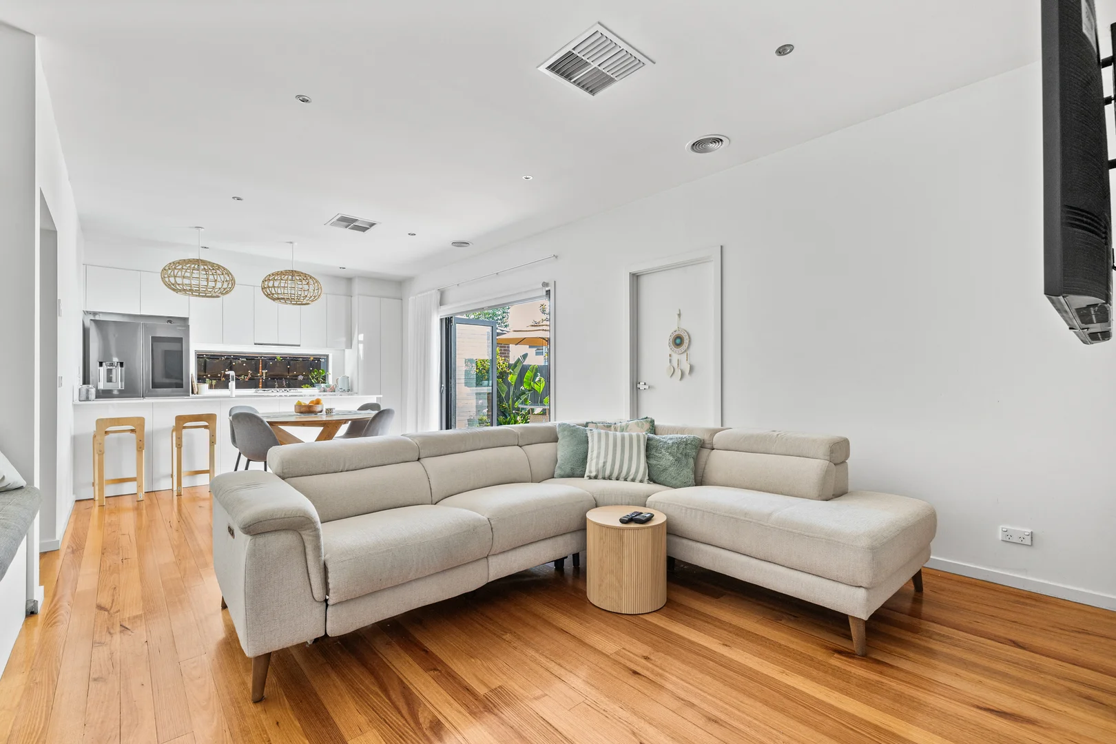 Additional image 4 of 1 Colclough Court, Strathmore VIC 3041