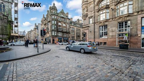 North Bridge, Royal Mile Mansions EH1