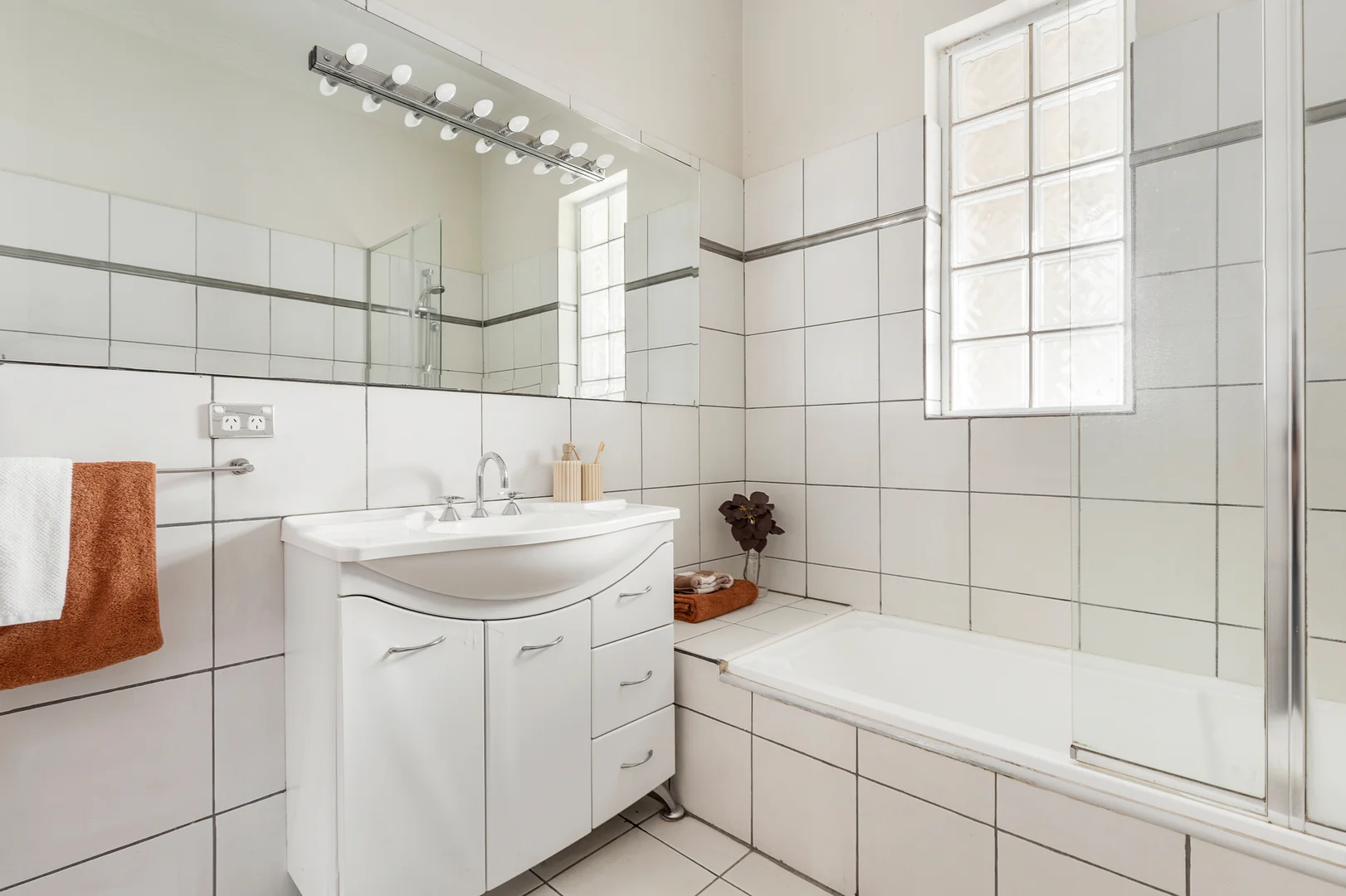 Additional image 9 of 4/30 Marine Parade, St Kilda VIC 3182