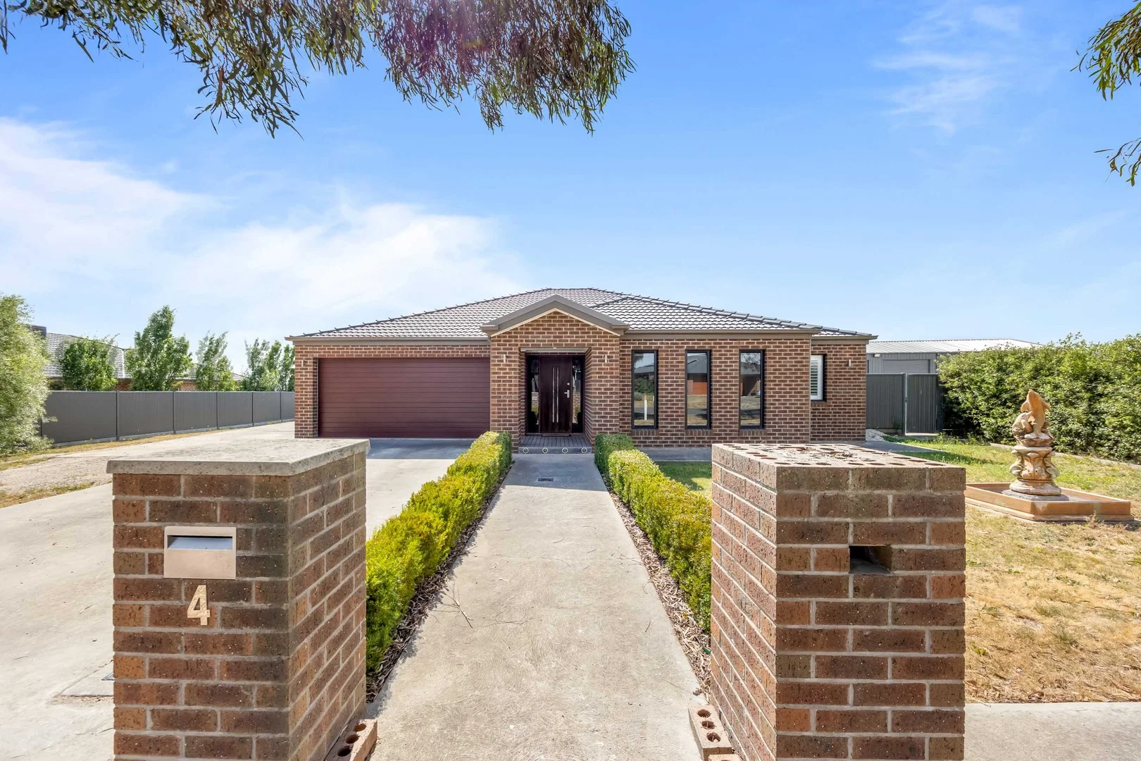 4 Furness Drive, Cardigan VIC 3352