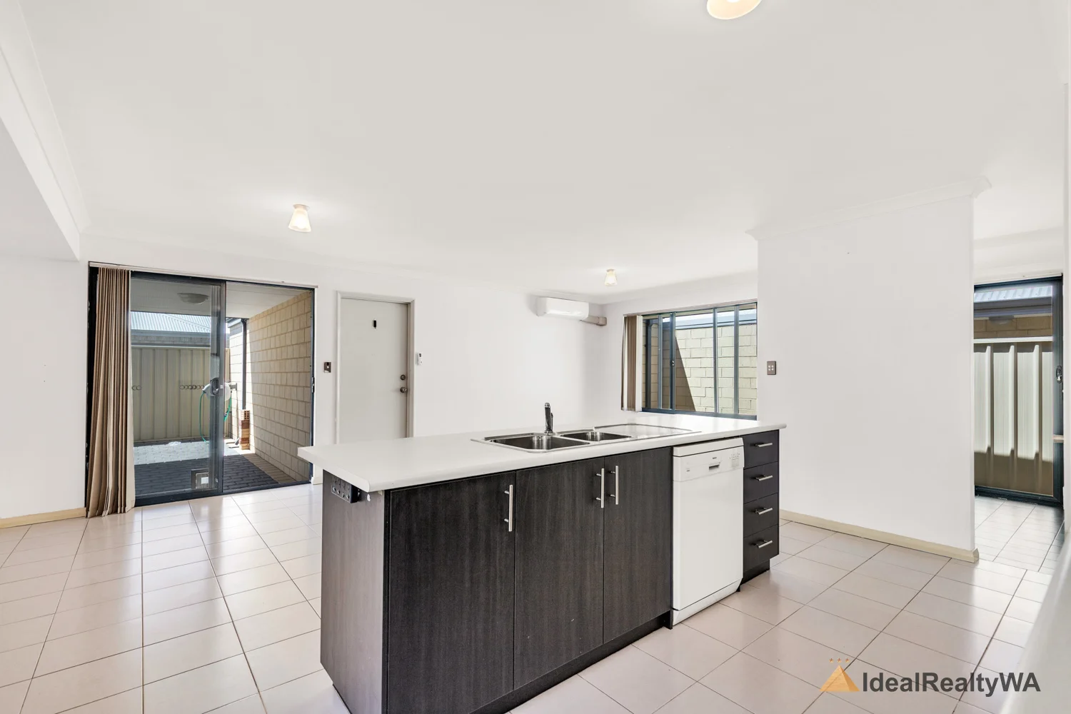 Additional image 9 of 14 Fertito Entrance, Success WA 6164