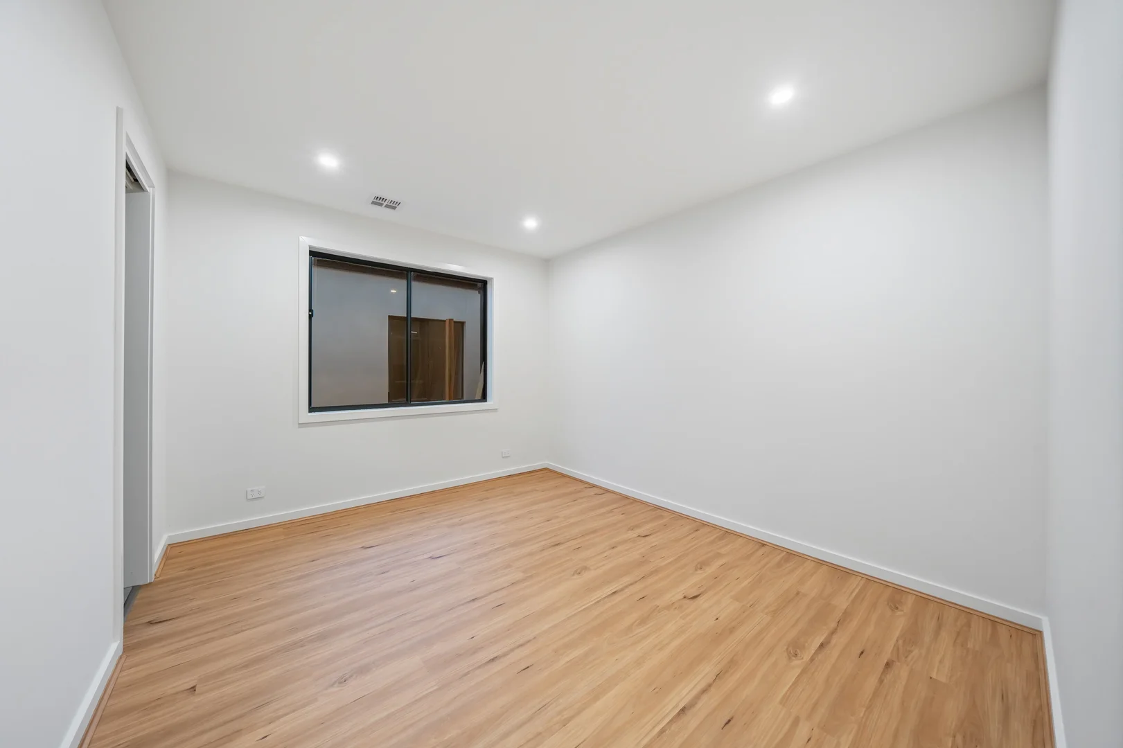 Additional image 9 of 12 Ecurb Street, Clyde North VIC 3978