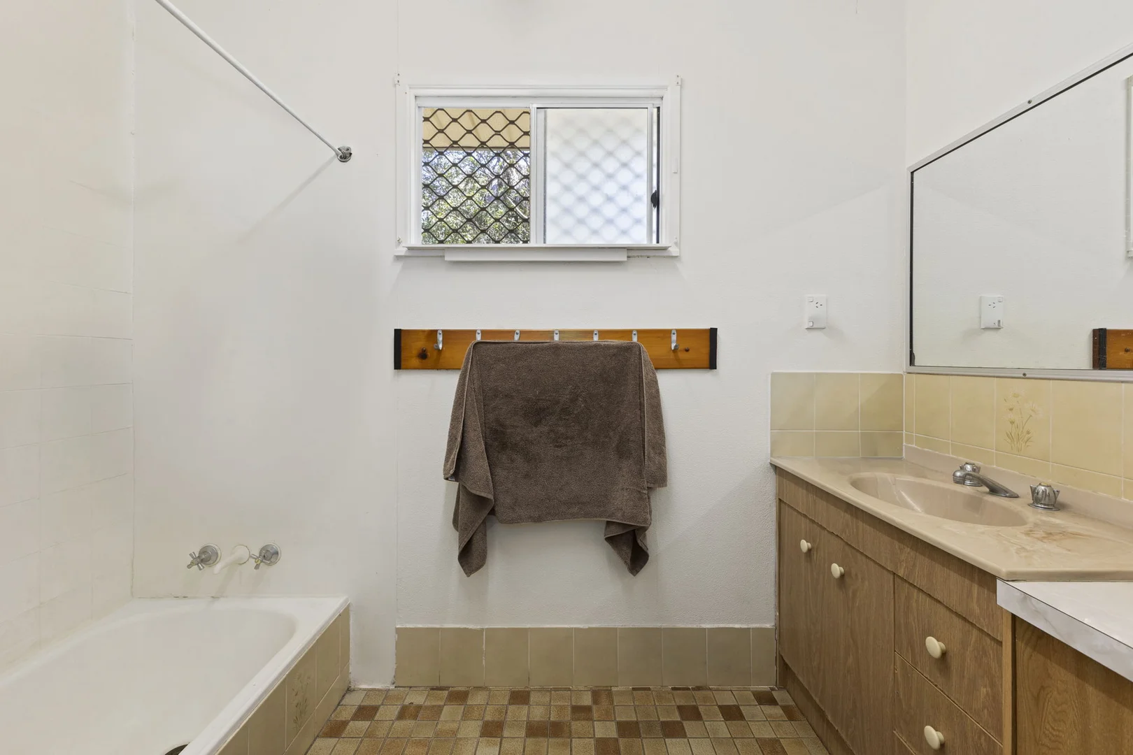 Additional image 14 of 3 Moggill Ferry Road, Riverview QLD 4303