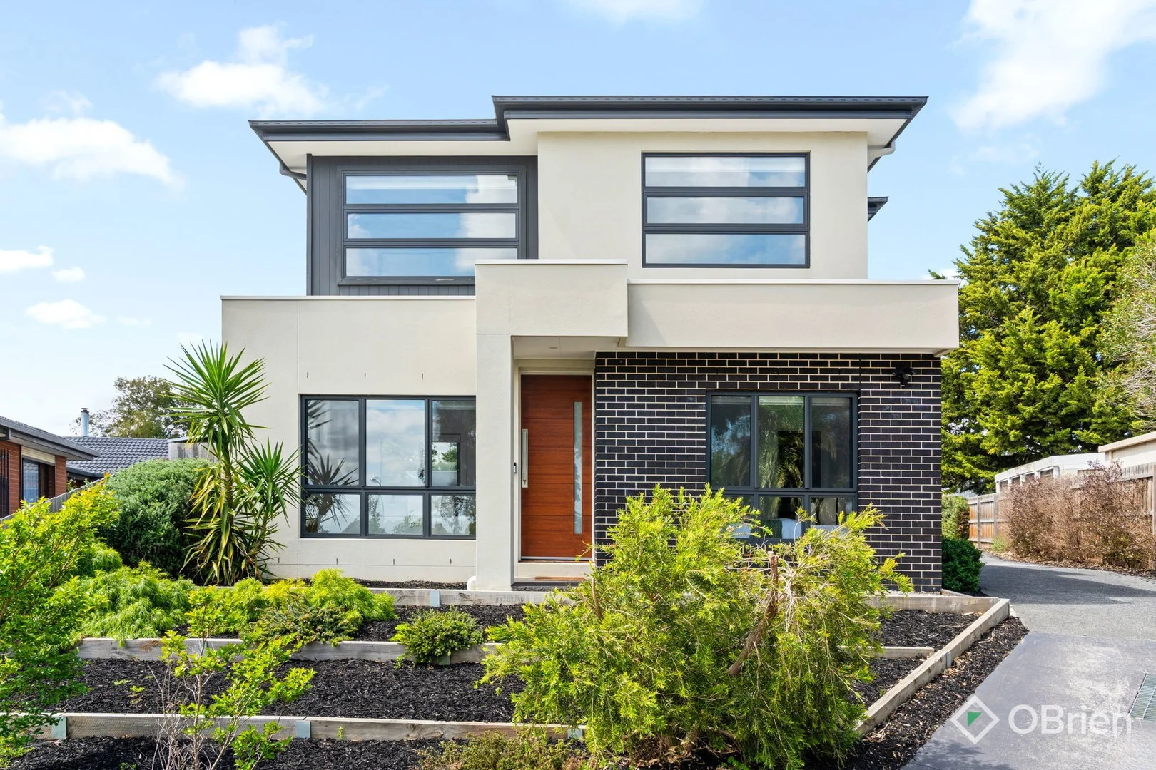 1/8 Dunnell Rise, Berwick VIC 3806