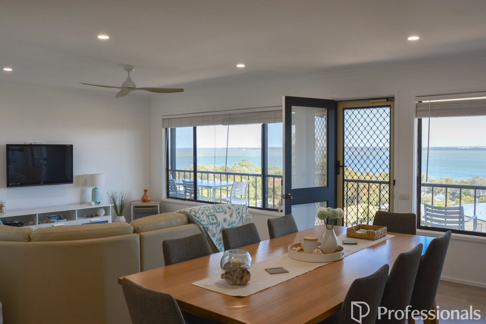 79 Wattle Grove, Loch Sport VIC 3851