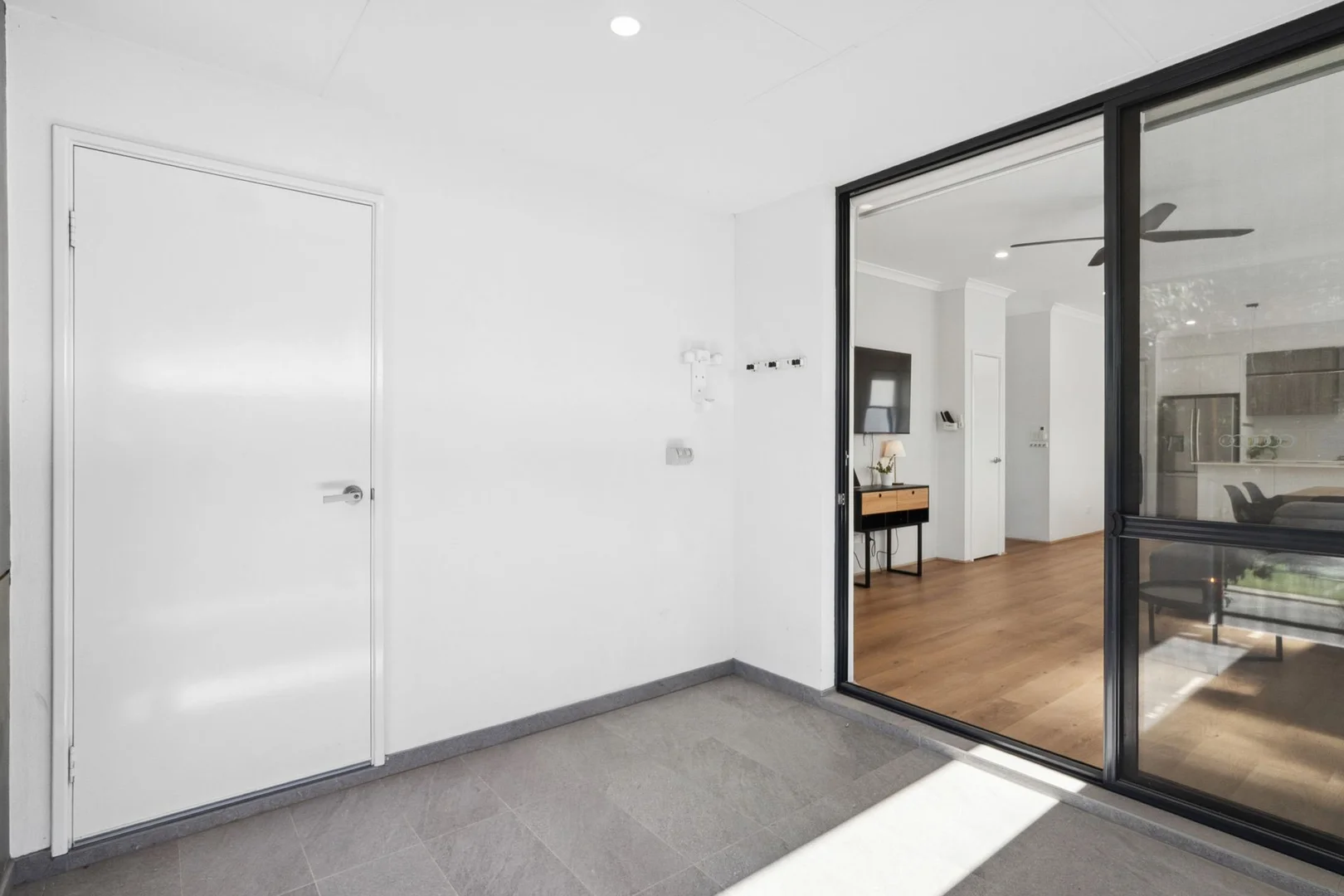 Additional image 26 of 2/174 Leake Street, Belmont WA 6104