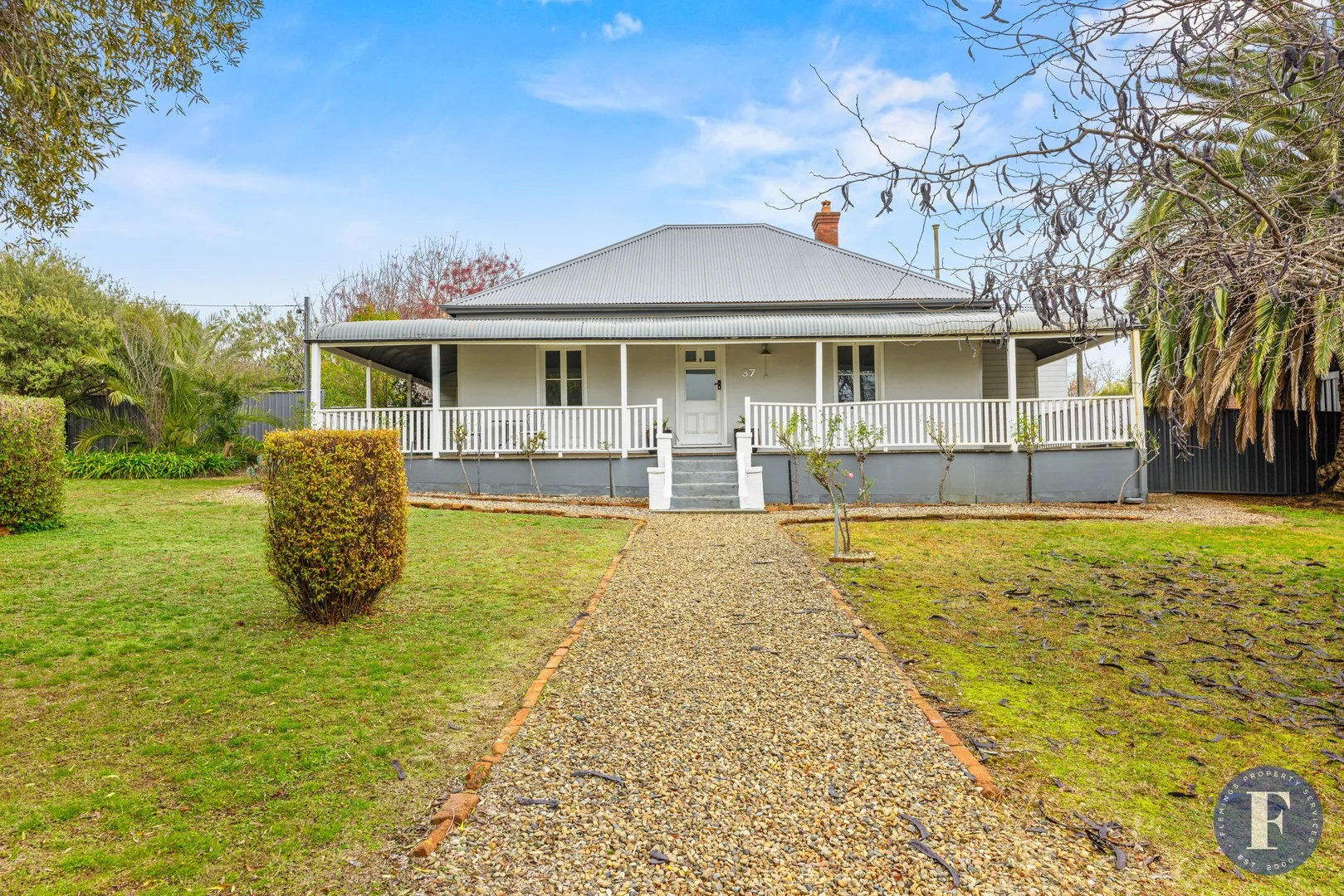 37 Yass Street, Young NSW 2594