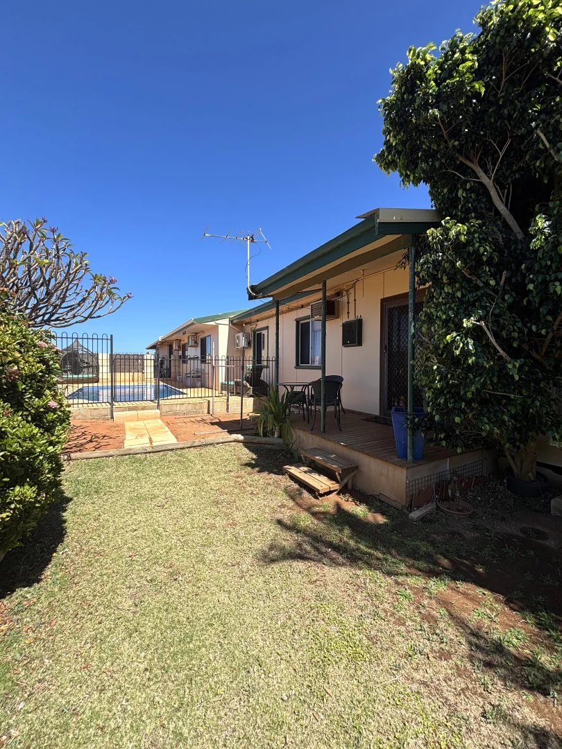 Additional image 40 of 563 & 561 Robinson Street, Carnarvon WA 6701